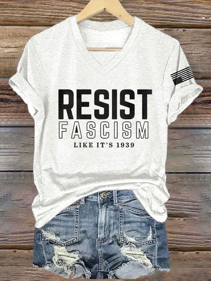 V-neck Retro Resist Fascism Like it's 1939 Print T-Shirt