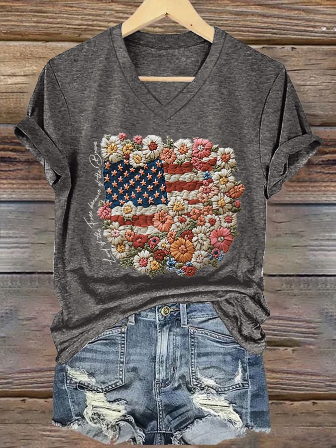 V-Neck Retro Independence Day Flowers Because Of The Brave Print T-Shirt