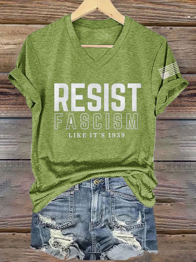V-neck Retro Resist Fascism Like it's 1939 Print T-Shirt