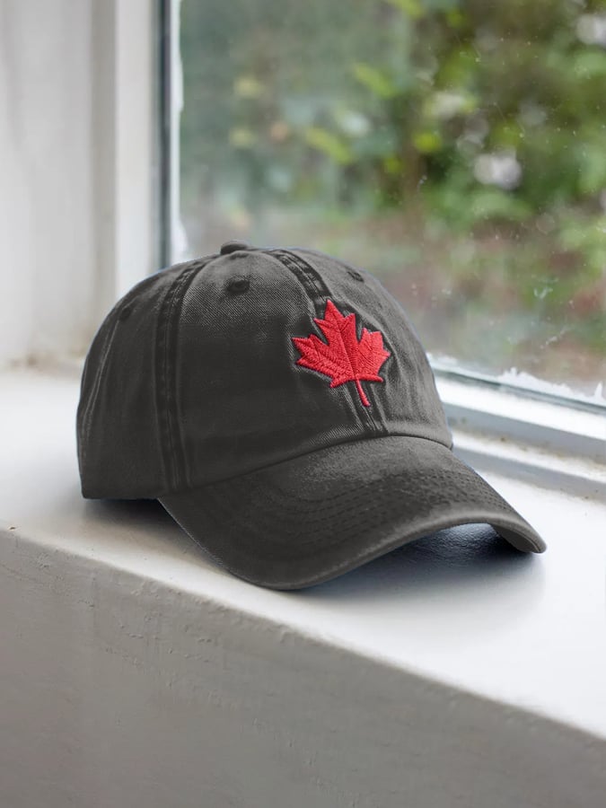 Retro Canadian Maple Leaf Print Baseball Cap